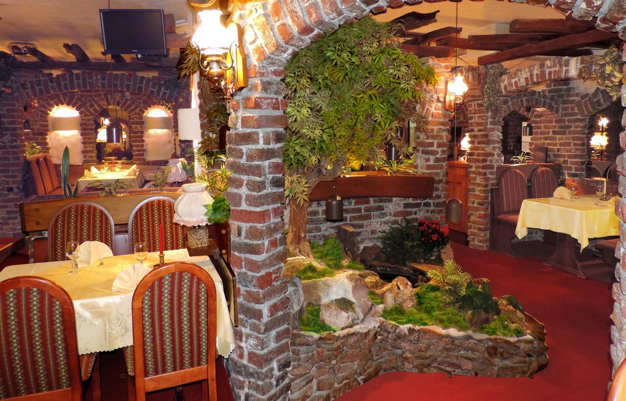 Hotel Restaurant Cristal Wintzenheim Bagian luar foto