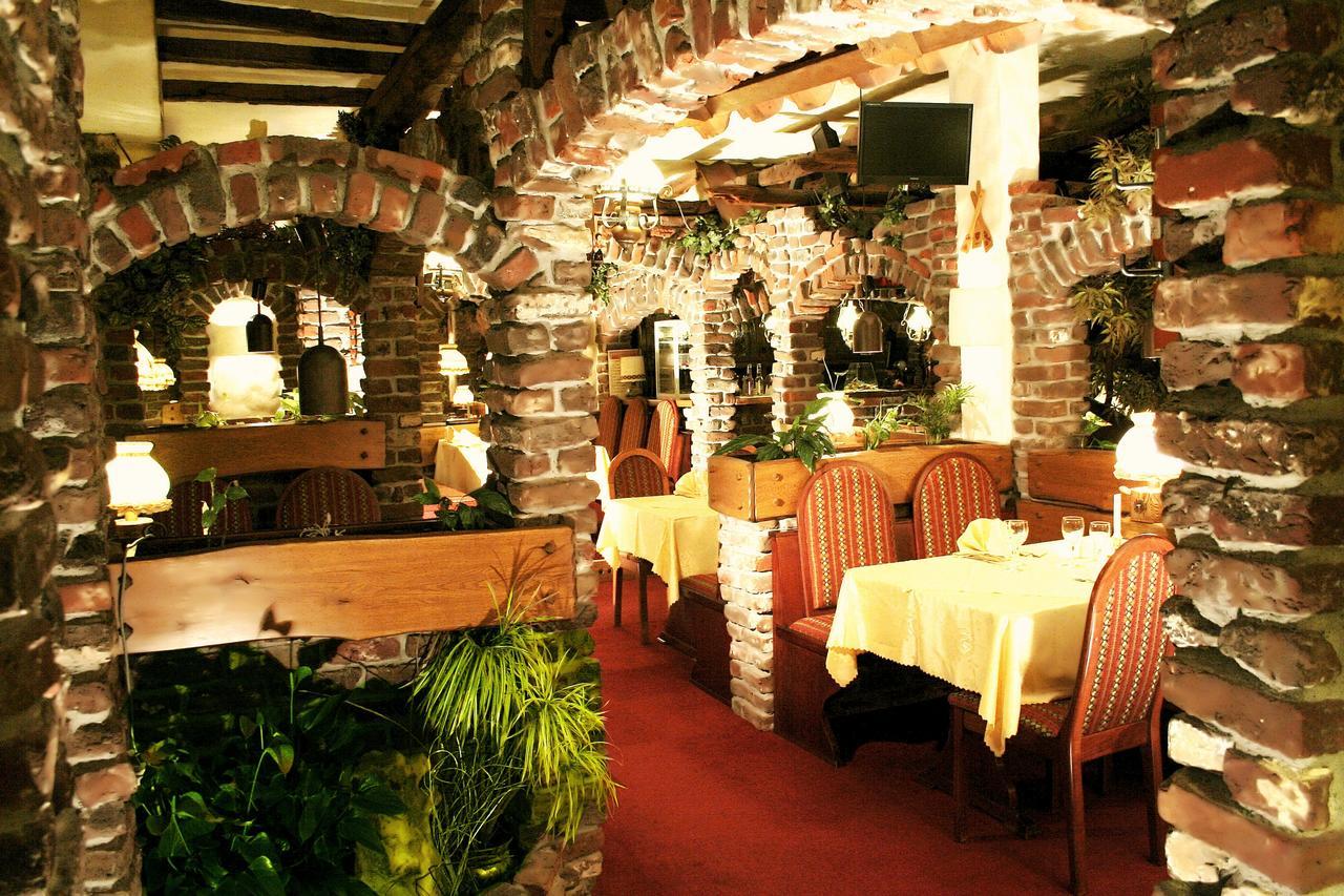 Hotel Restaurant Cristal Wintzenheim Bagian luar foto